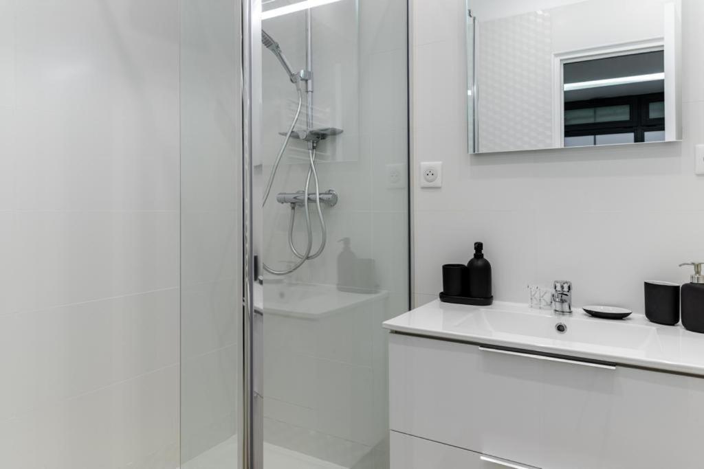 Hsh Batignolles Sauffroy Charming Apartment 8P Paris Exterior photo